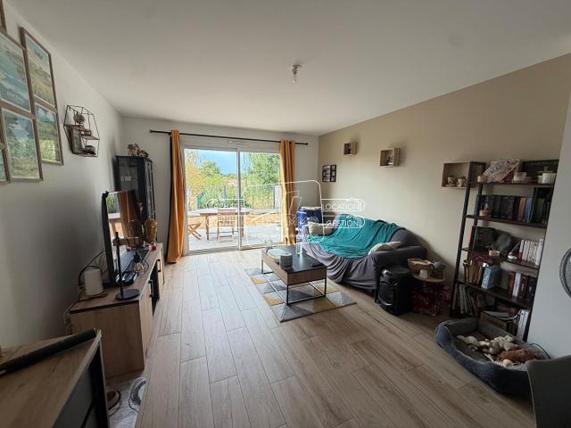 house at Saint laurent des autels 49270