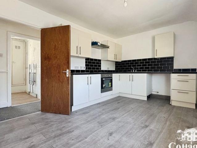 House at Sheppard Close, Greater London