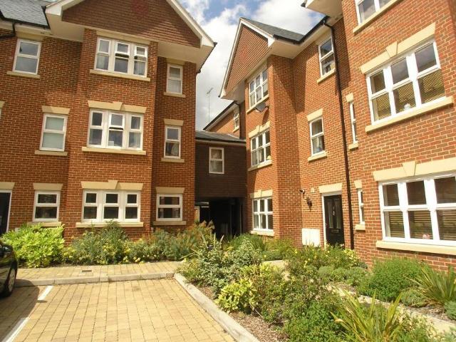 house at Smiles Place, GU22