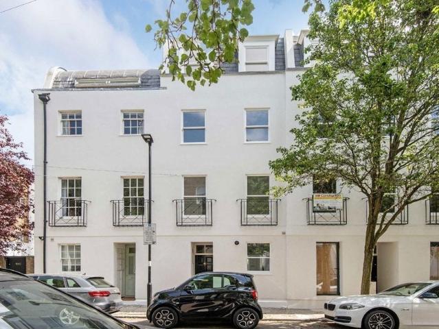 House at Spencer Place, Greater London