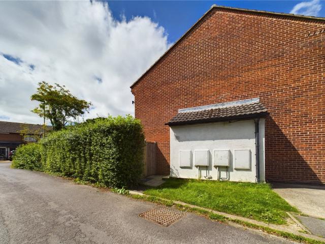 House at Stratfield Avenue, Basingstoke and Deane