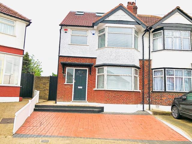 House at Stuart Avenue, Greater London