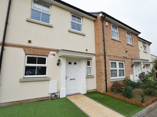 house at Summer Drive, West Drayton