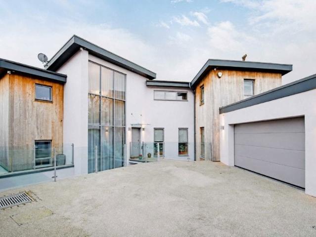 House at Sunnyside, Greater London