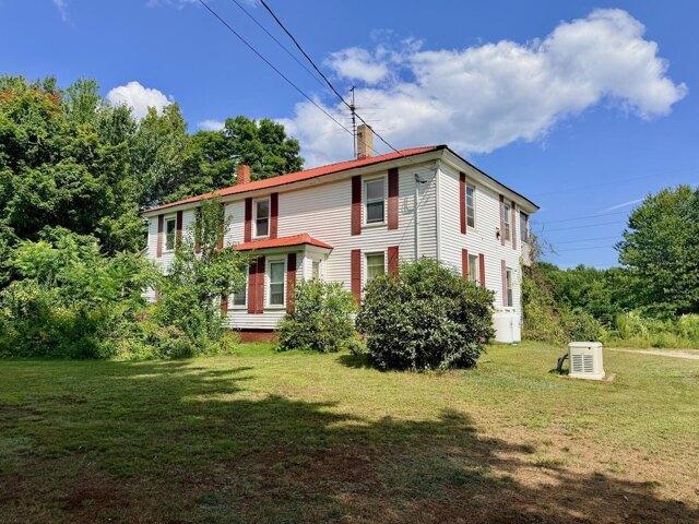 house Auburn ME ES105695933