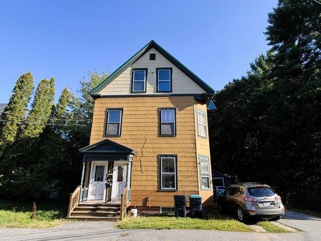 house Auburn ME ES105714044