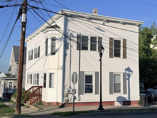 house Auburn ME ES105911321
