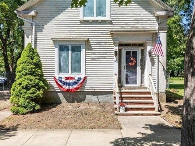 house Bristol RI ES105387617