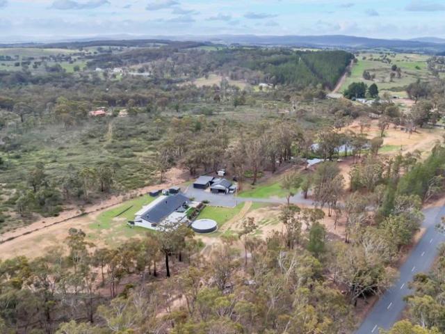 Rural living just 15 minutes from the City!