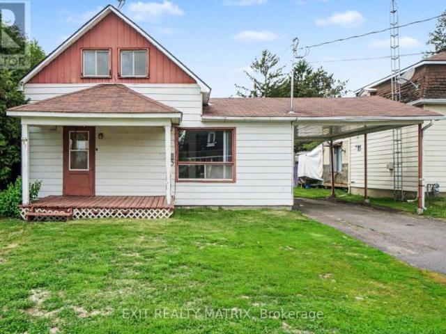 House Casselman ON 104940597
