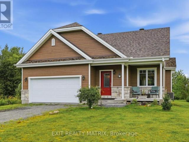 House Champlain ON 104322401