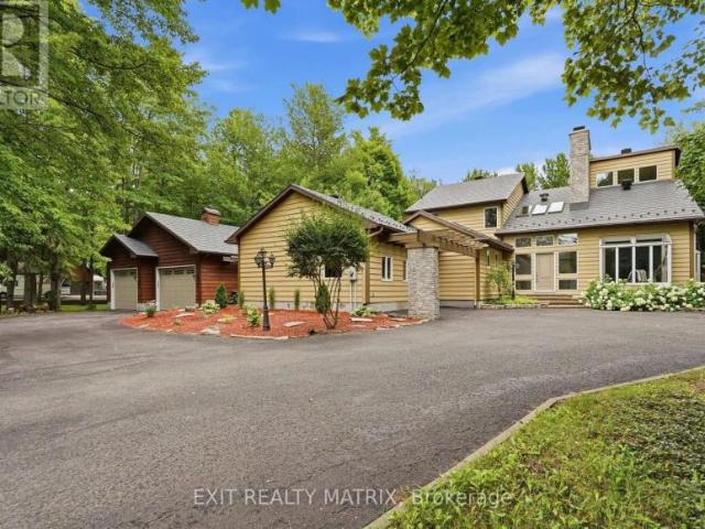 House Champlain ON 104434365