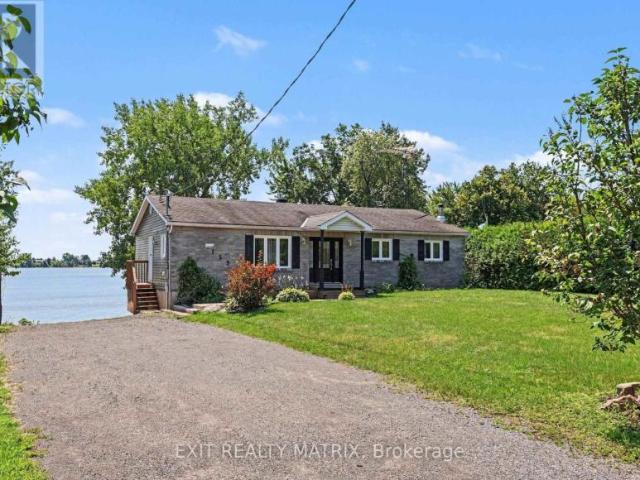 House Champlain ON 104876294
