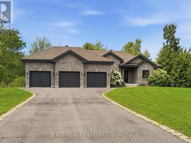House Champlain ON 104957146