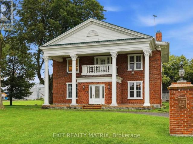 House Champlain ON 105394722