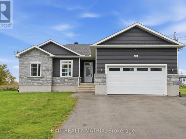 House Champlain ON 105905874