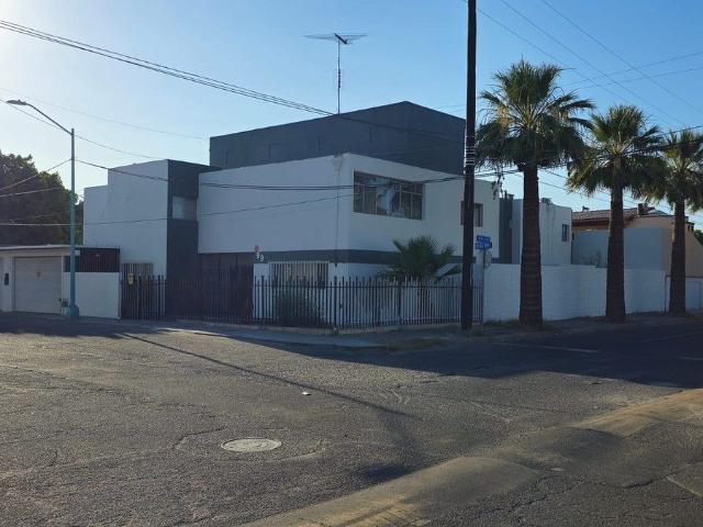 HOUSE COMMERCIAL IN LOS PINOS