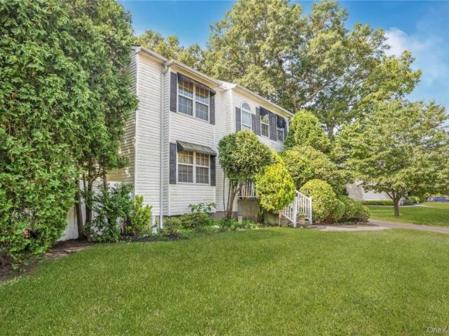 house Coram NY DS104143062