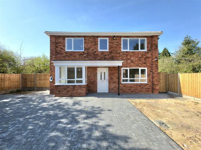house Crofters Drive Leicester, LE5