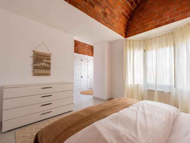 House – Detached Villa in Estepona