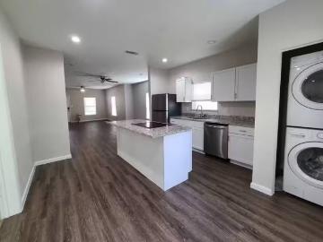 Hunt County, Texas, USA - Office room, Equipped kitchen