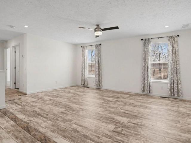 house Dowagiac MI ES105822111
