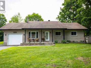 House East Hawkesbury ON 103424680