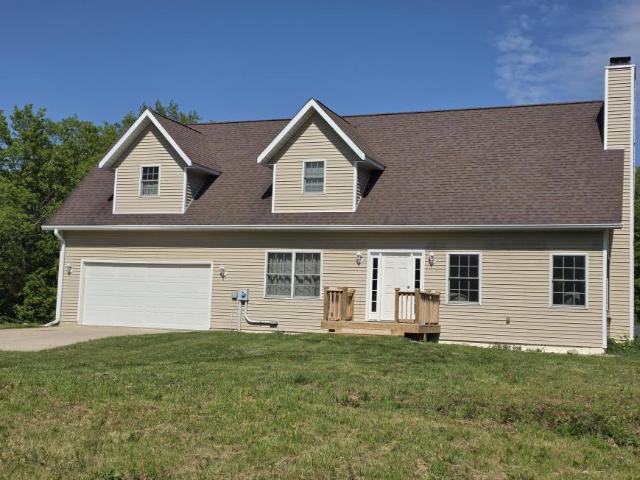 house Eau Claire MI ES105716223