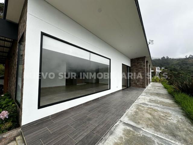 house en arriendo 4C67+GG