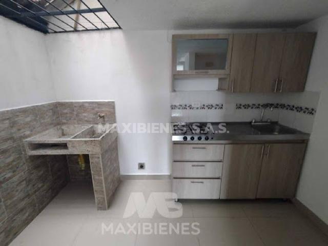 house en arriendo AV 31 65 93 CA 18 SAN BASILIO