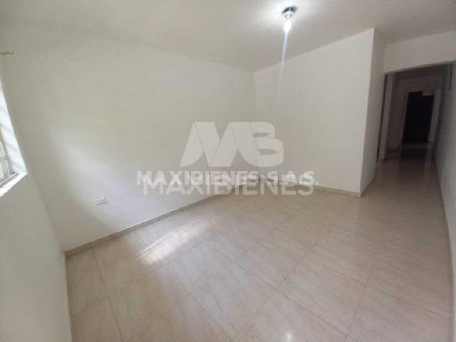 house en arriendo CL 47A 100 16 CA Primer Piso a 2 cuadras del metro de San Javier