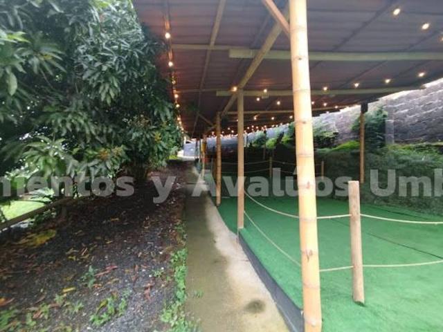 house en arriendo CL 448 45 30 CASA CIAL CERCA DE LA CANCHA FATIMA COPACABANA