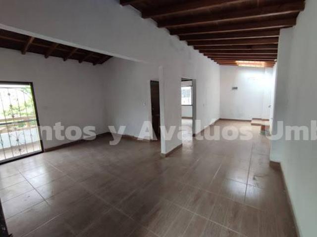 house en arriendo CL 48 45 30 CASA CIAL CERCA DE LA CANCHA FATIMA COP