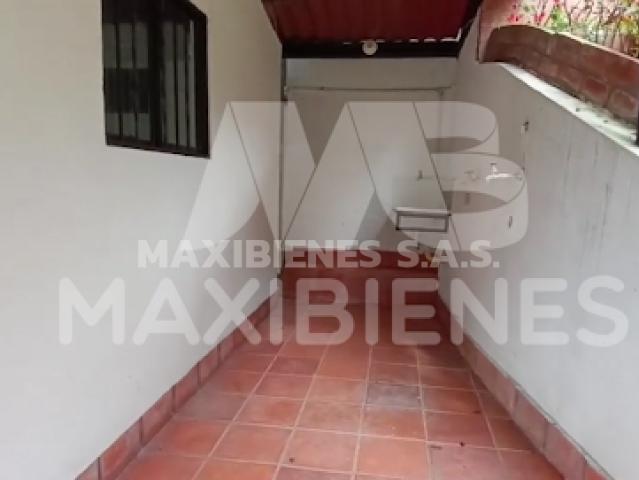house en arriendo KM 8 via santa elena