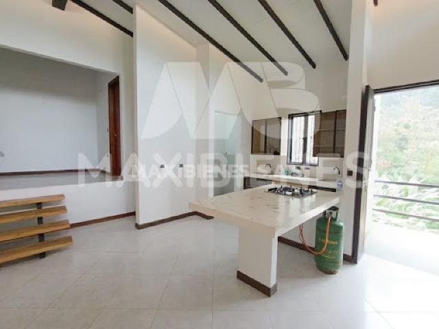 house en arriendo KM 8 via santa elena