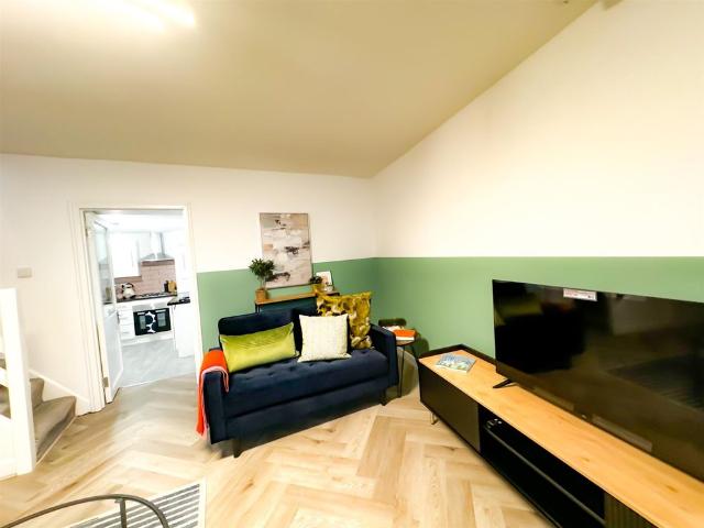 House End Terrace For Rent Windsor Street, Treorchy