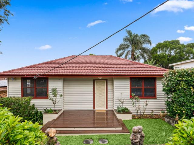 House For Lease 15 Cumberland Street, Berkeley NSW 2506