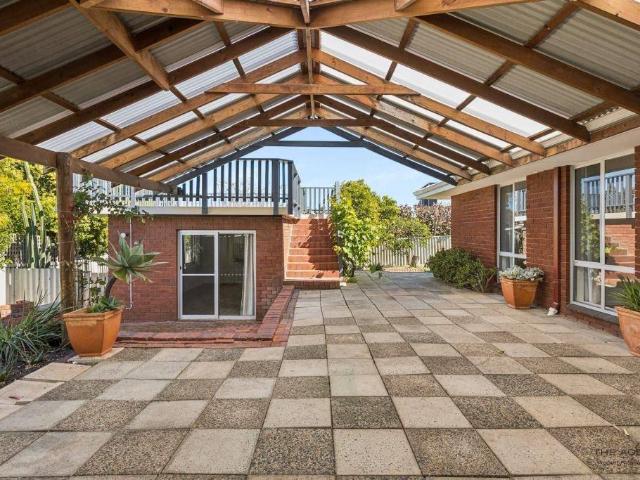 House For Lease 17 Nautilus Way, Kallaroo WA 6025