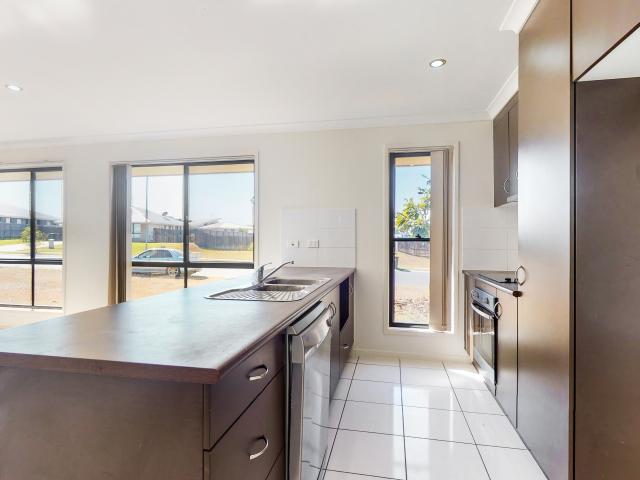 House For Lease 22 Benjamin Drive, Gracemere