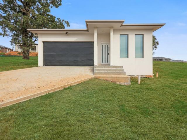 House For Lease 27 Northview Circuit, Muswellbrook