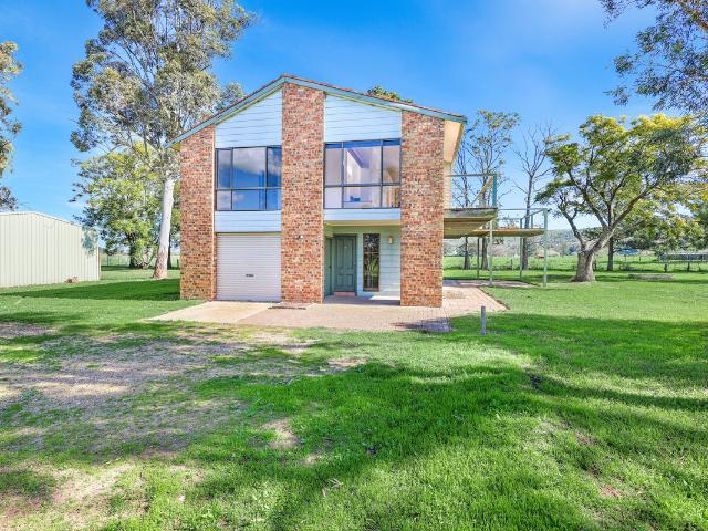 House For Lease 27 Racecourse Road, Muswellbrook