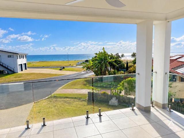 House For Lease 2 Bluefin Court, Elliott Heads QLD 4670