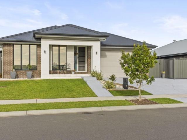 House For Lease 7 Simmental Street, Lochinvar NSW 2321