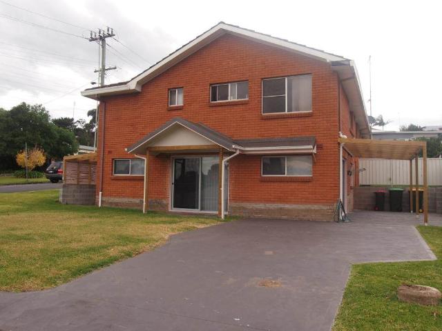 House For Lease 4/241 Kanahooka Road, Kanahooka NSW 2530