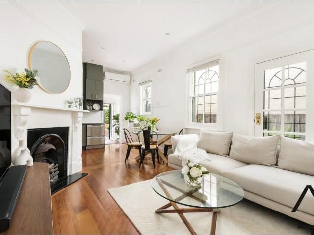 64 Anderson Street, Alexandria