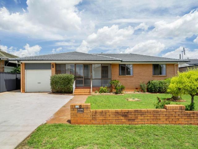 House For Lease 9 Jean Street, Harristown QLD 4350