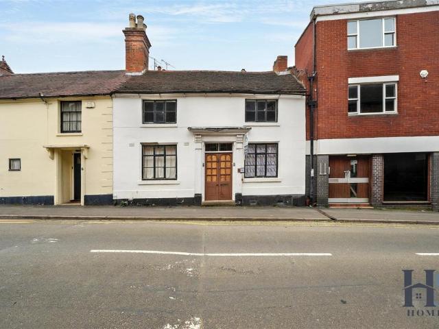 4 bedroom terraced house for sale