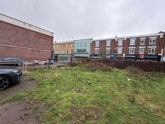 30 bed house for sale