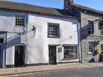 House for sale in Penrith - Equipped kitchen