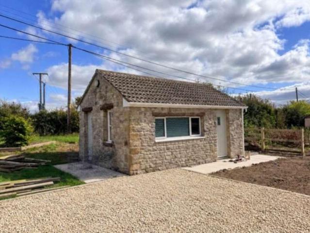 9 bed house for sale